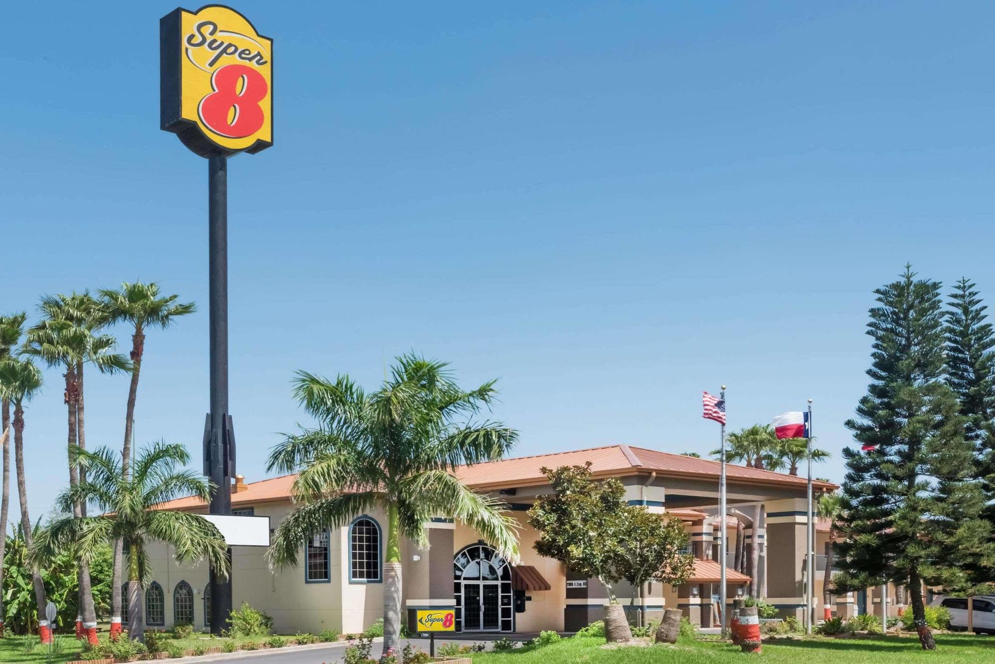 Super 8 Donna Hotel Exterior photo